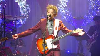 Brian Wilson Christmas Show - Blondie Chaplin &quot;Oh Holy Night&quot;