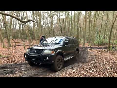 Shogun vs Discovery 4 vs Defender 110 | Tyres make a lot of difference in mud