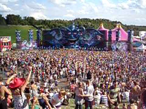 Tomorrowland 2009 // Dada Life Part 1 // Eric Prydz - Pjanoo (Dada Life Guerilla Fart)