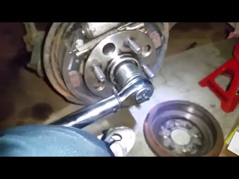 How to Replace Honda Civic: Noisy Rear Wheel Hub bearing