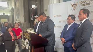 Partido VIVA propone quitar los impuesto a los combustibles de forma temporal