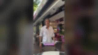 Il video condiviso sui social dal locale della comanda offensiva verso la cliente: ironia e risat...
