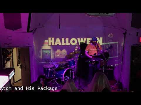 Meet Me in the Wonderville Bathroom...for Halloween! A Staff Covers show