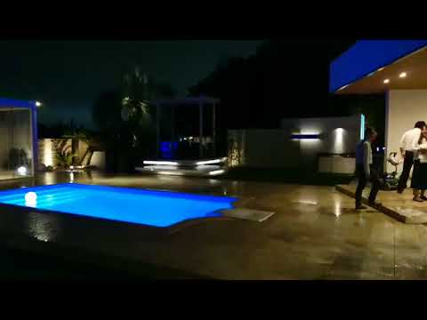 piscine-jardin-rectangulaire-natation-maison-vacances piscine jardin