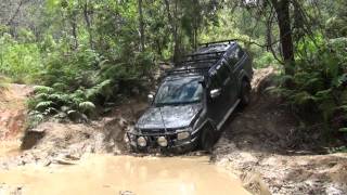 preview picture of video 'Glasshouse Mountains - Navara D40'
