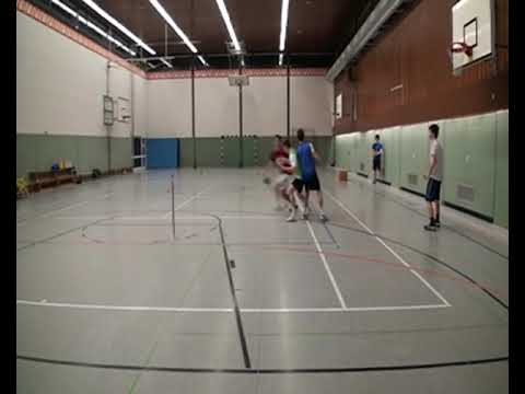 Doppelstunde Handball - 36 Übung 4 zum Sperren / Absetzen