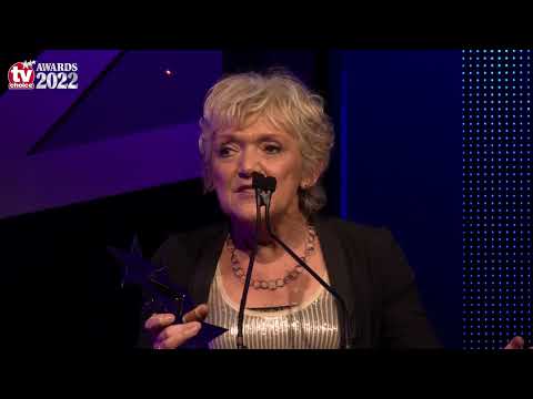 The amazing #GillianWright receives the award for BEST SOAP ACTRESS at the 2022 #tvchoiceawards