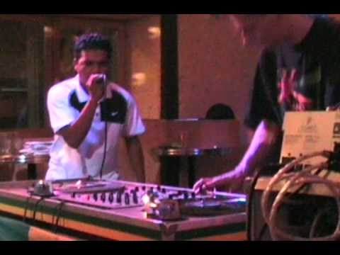 MOUGLEE AU TAPAS CLUB  