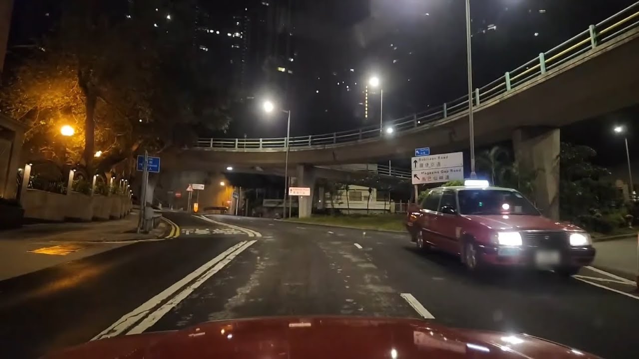 平時聽交通消息講 [花園道落斜] 就聽得多，呢位師兄唔通想嘗試 [紅棉路落斜] ?😕😂