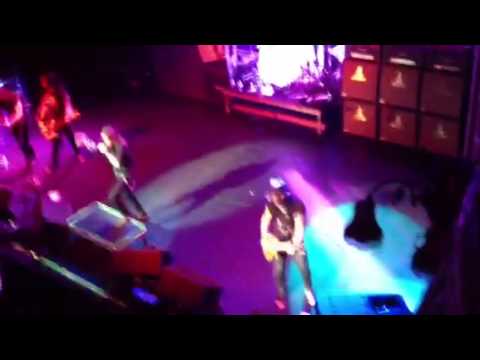🎩Slash / Charlie Sheen - Paradise city - live from Dublin's Olympia theatre 2013 Excellent!!