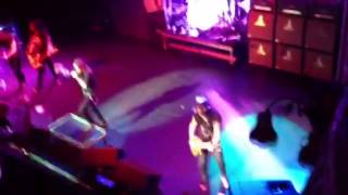 🎩Slash / Charlie Sheen - Paradise city - live from Dublin's Olympia theatre 2013 Excellent!!