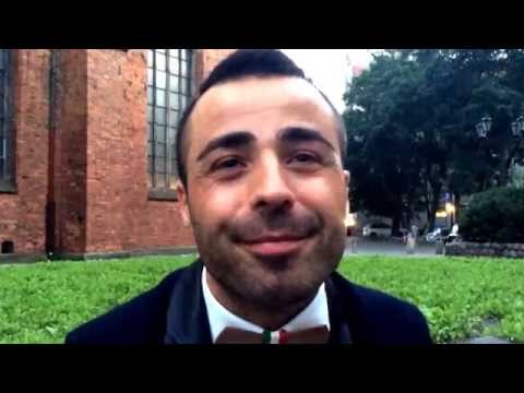 Italiani a Riga. Roberto Meloni lascia la Sardegna per insegnare italiano. In Lettonia è una star