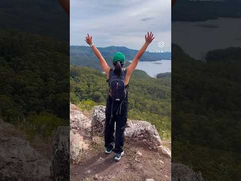 Hike in Australia | Conquering the razorback ridge at Pages Pinnacle. #hikingadventures #queensland