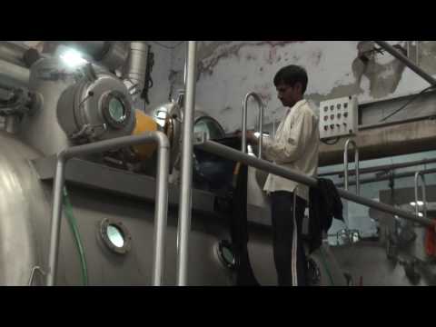 Demonstration of soft flow dyeing machine