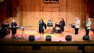 The Singing Weavers Live at the New Barn