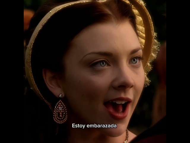 Vídeo relacionado con Siempre tengo un vestido rojo guardado en una maleta