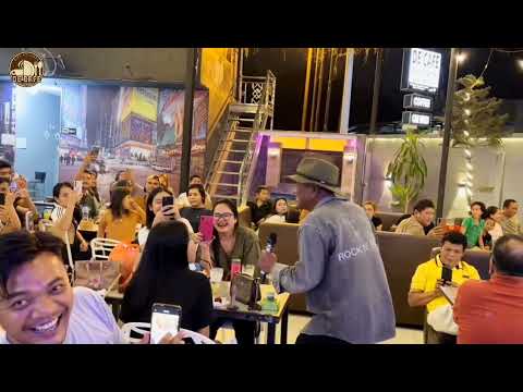 PENGULU MEDAN || JOY HARLIM SINUHAJI ( NONING ) LIVE MUSIK DE'CAFE 