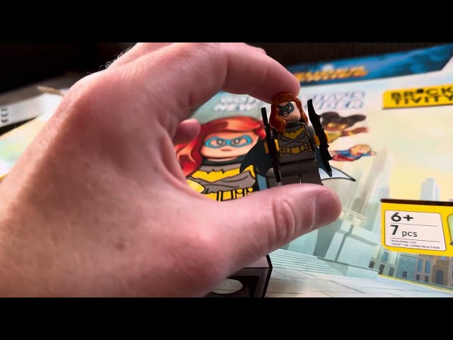 Vídeo relacionado con LEGO 854320 Llavero Batgirl DC Comics Minifigura Oficial