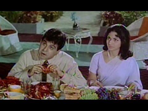 Waheeda Rehman meets Dilip Kumar | Movie Scene | Ram Aur Shyam