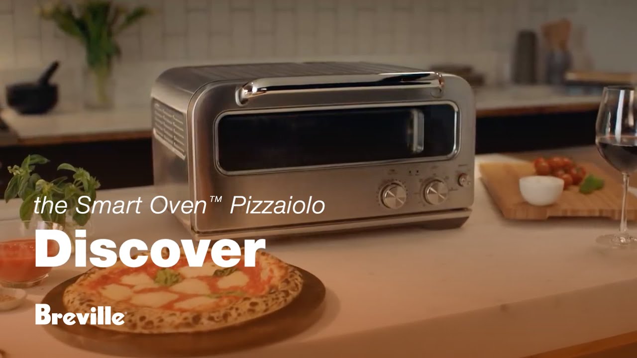 the Smart Oven™ Pizzaiolo Convection Oven • Breville