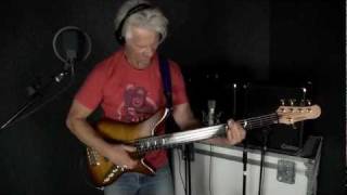 Video thumbnail for Carvin Microbass12 and SB5000 demo w/Chris Buck by krisdofernates