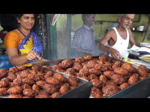 Chennai Lady Manages All with Her Staffs | It's a Breakfast Time | 4 Vada @ 20 rs |Street Food India Video