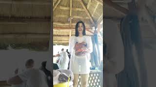 bikini TikTok be like...