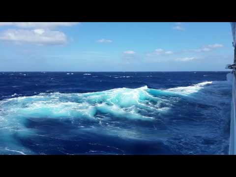 18.09.2016 Aida Stella im Golf von Lyon bei 5m Wellen und ca 100 km/h Wind - Teil 1