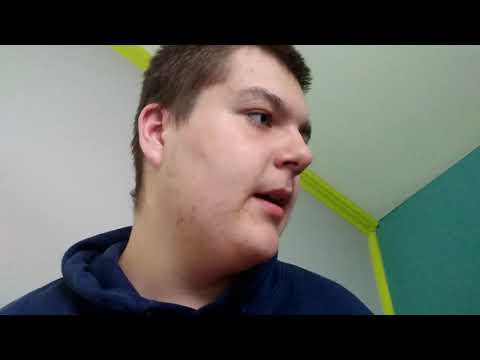 Guziec otwiera paczkę tak o bez wahania