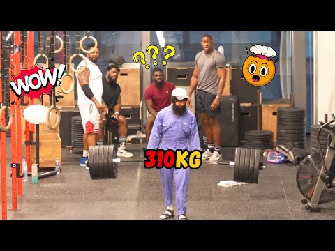 ELITE Powerlifter ANATOLY Use 32kg Mop | Pretended to be a CLEANER in a GYM #2