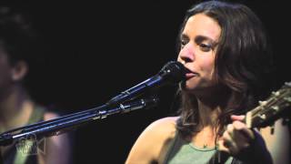 Ani DiFranco - Do Re Mi w/ Melissa Ferrick (Live in New York) | Moshcam