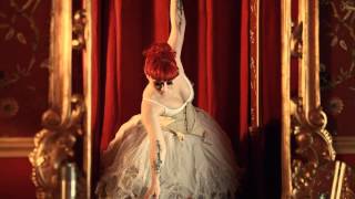 Queen for a day by MAXENCE