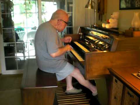 Mike Reed plays "Topsy, part Two" on his Hammond Organ