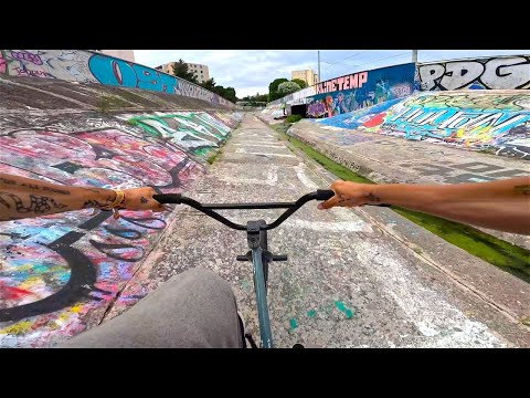 FULL SPEED RIDING IN A DITCH / BMX STREET POV