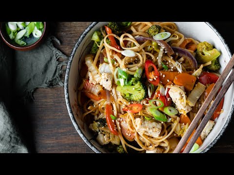 Gebratene Nudeln mit Yakisoba Sauce in 20 Minuten