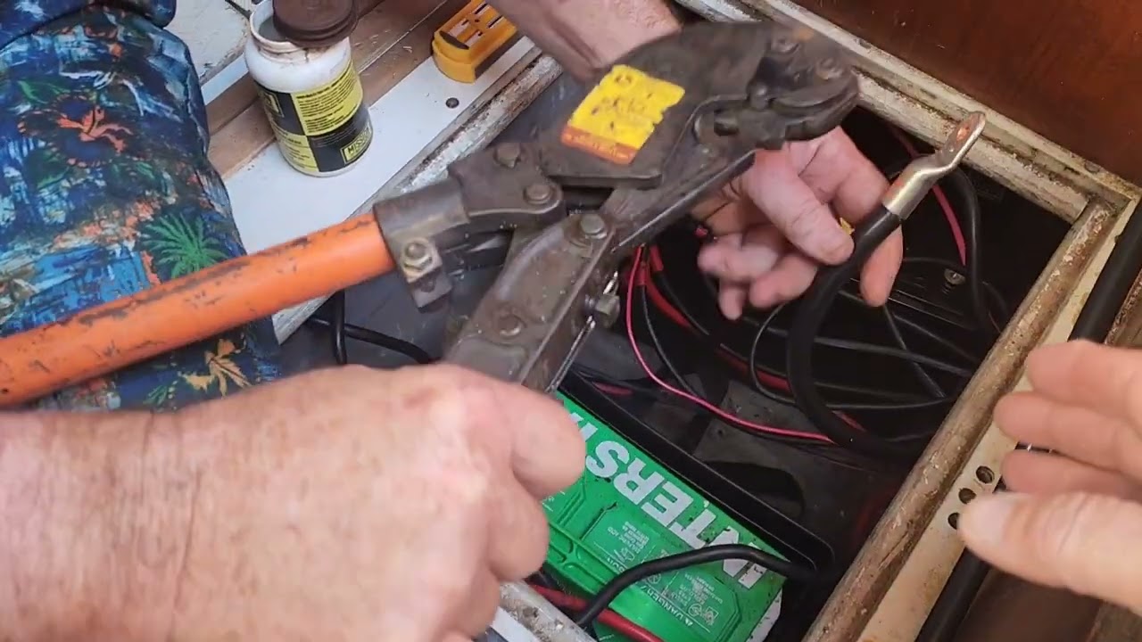 Upgraded wires to 2/0 feeding our 3000 w inverter C&C 39