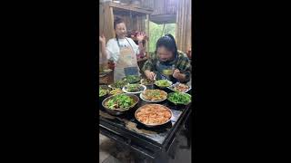 Download lagu My sister made a delicious pot of rice eel, and the three sisters ate it with gusto mp3 Download lagu My sister made a delicious pot of rice eel, and the three sisters ate it with gusto mp3
