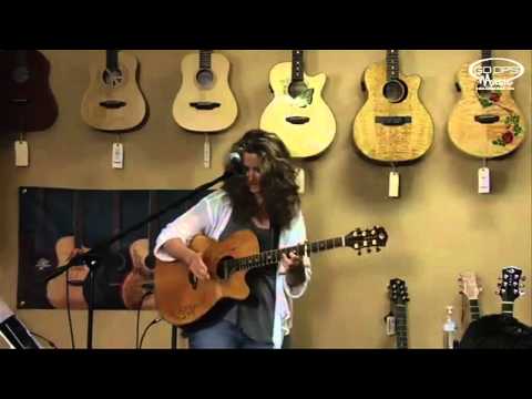 Vicki Genfan/Luna Guitars Clinic at GoDpsMusic