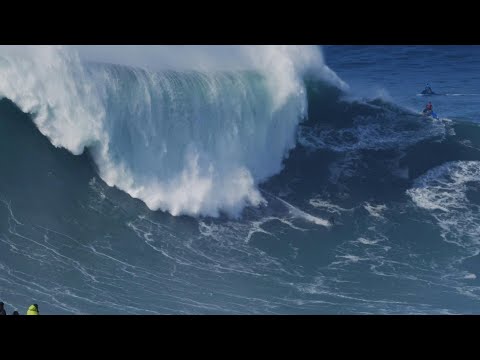 Surfista brasileiro de ondas gigantes morre após sofrer queda em Nazaré | AFP
