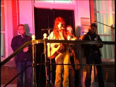 Armand bij protest tegen rookverbod in Etten-Leur