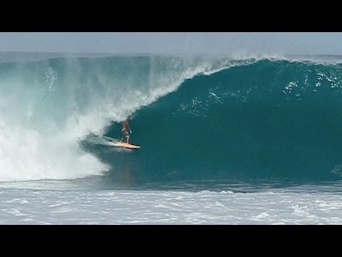 Bruno Santos at Pipeline