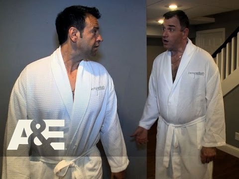 Flipping Boston: Steamy (Season 4, Episode 3) | A&E