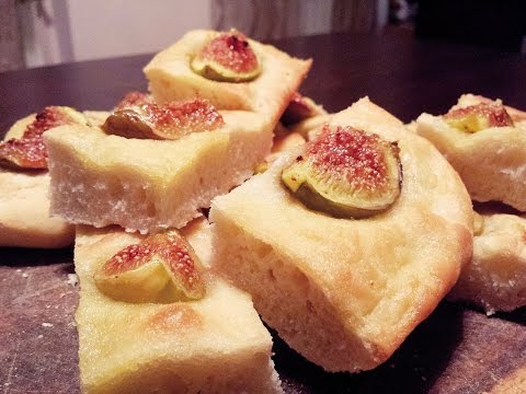 Focaccia ai fichi - Le video ricette di Lara
