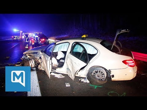 Taxifahrer als Geisterfahrer auf A95: Schwerer Unfall stellt Polizei vor Rätsel