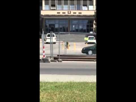 VIDEO: Takto zaútočila Košičanka (34) na policajné auto!