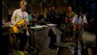Todd Rundgren - Love In Action Letterman (8-21-87)