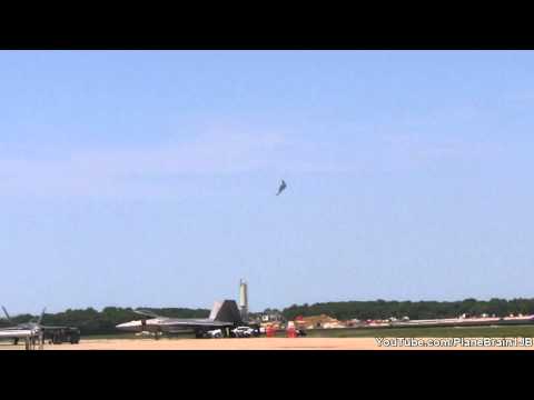 2012 Andrews AFB Airshow - USAF B-2 flyby