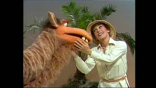 Helen Reddy - We'll Sing In The Sunshine (The Muppet Show 1978) - live, HQ
