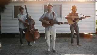 Vídeo musical Josh rouse & the long vacations - Oh, look what the sun did!