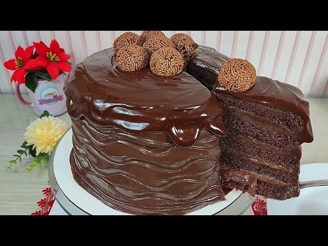 MY VERSION OF THE MATILDA CAKE - A VERY CHOCOLATE AND MOIST CHOCOLATE CAKE